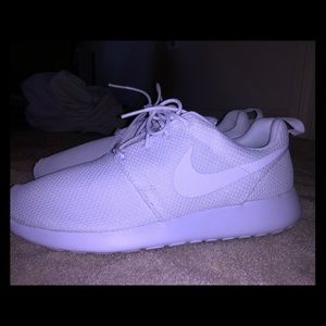 8.5 Nike Roshe Ones “Triple White”